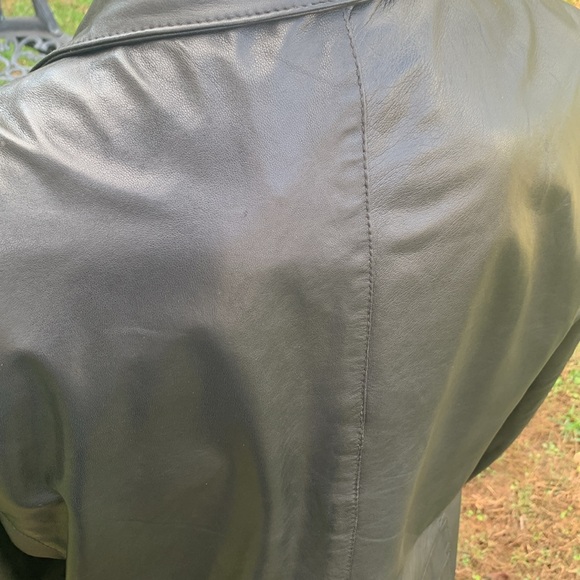 Leather jacket - Picture 6 of 12